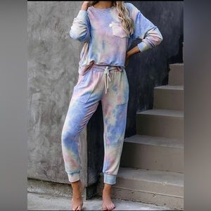 NWOT Two-piece Lounge Pant Set Tie Dye Large
